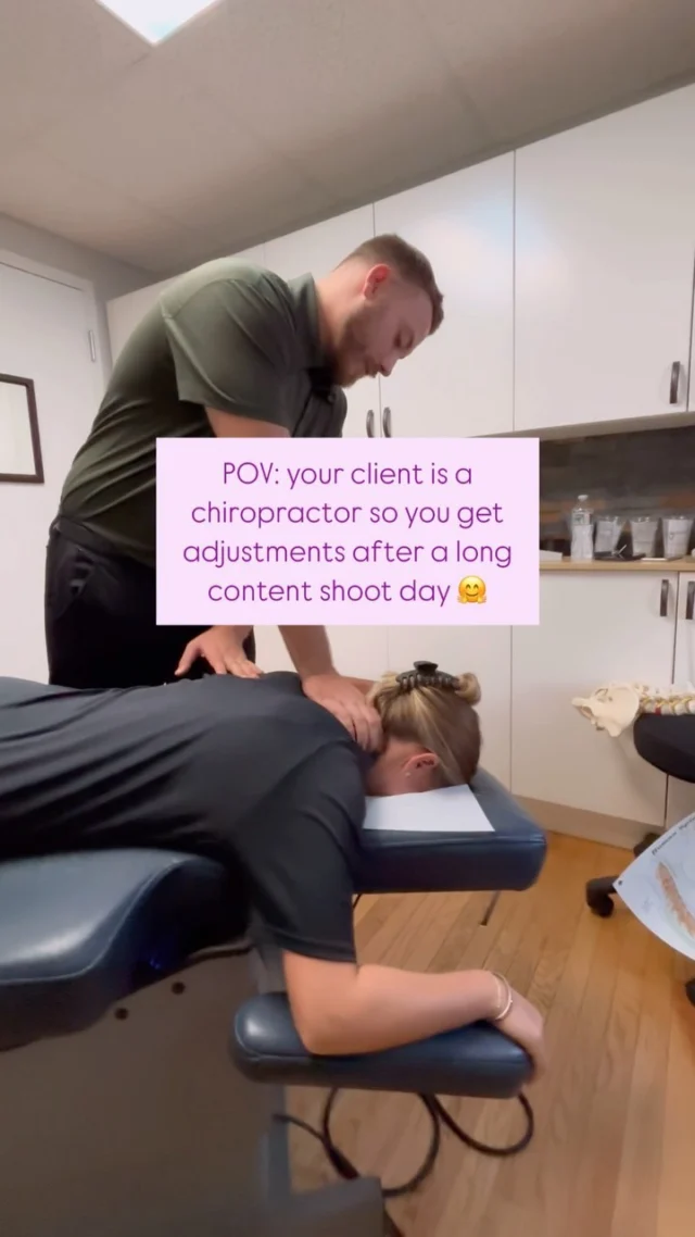 After a long day on your feet of shooting content, a chiropractic adjustment just hits rightttt 🤌 Perks of having some amazing clients ⚡️ Do y’all want the ASMR version? 😏